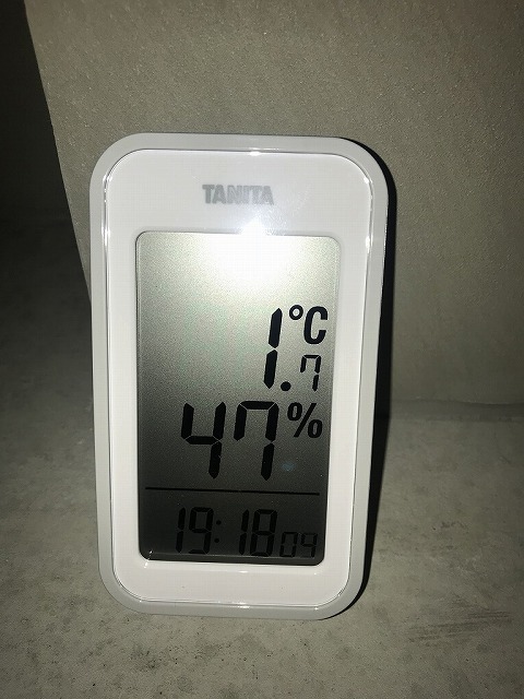 窓の温度を測定したときの外気温