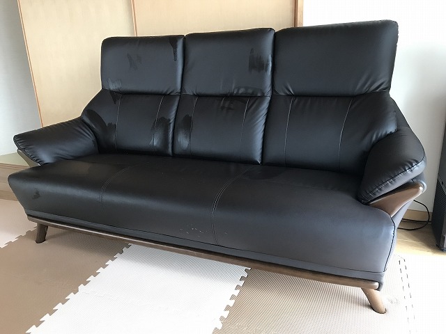 ソファはニトリ「コウテイ」