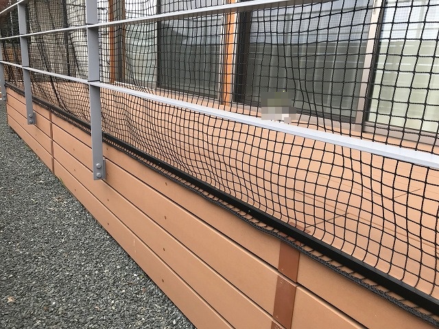 西側のウッドデッキ