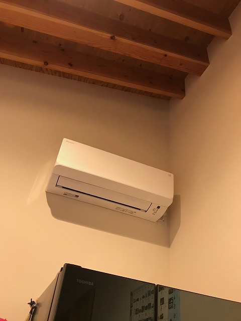 冷房用エアコン