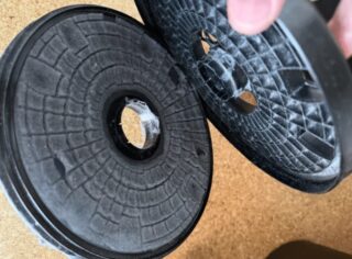 乾燥機にフィルターにびっしり詰まったホコリ